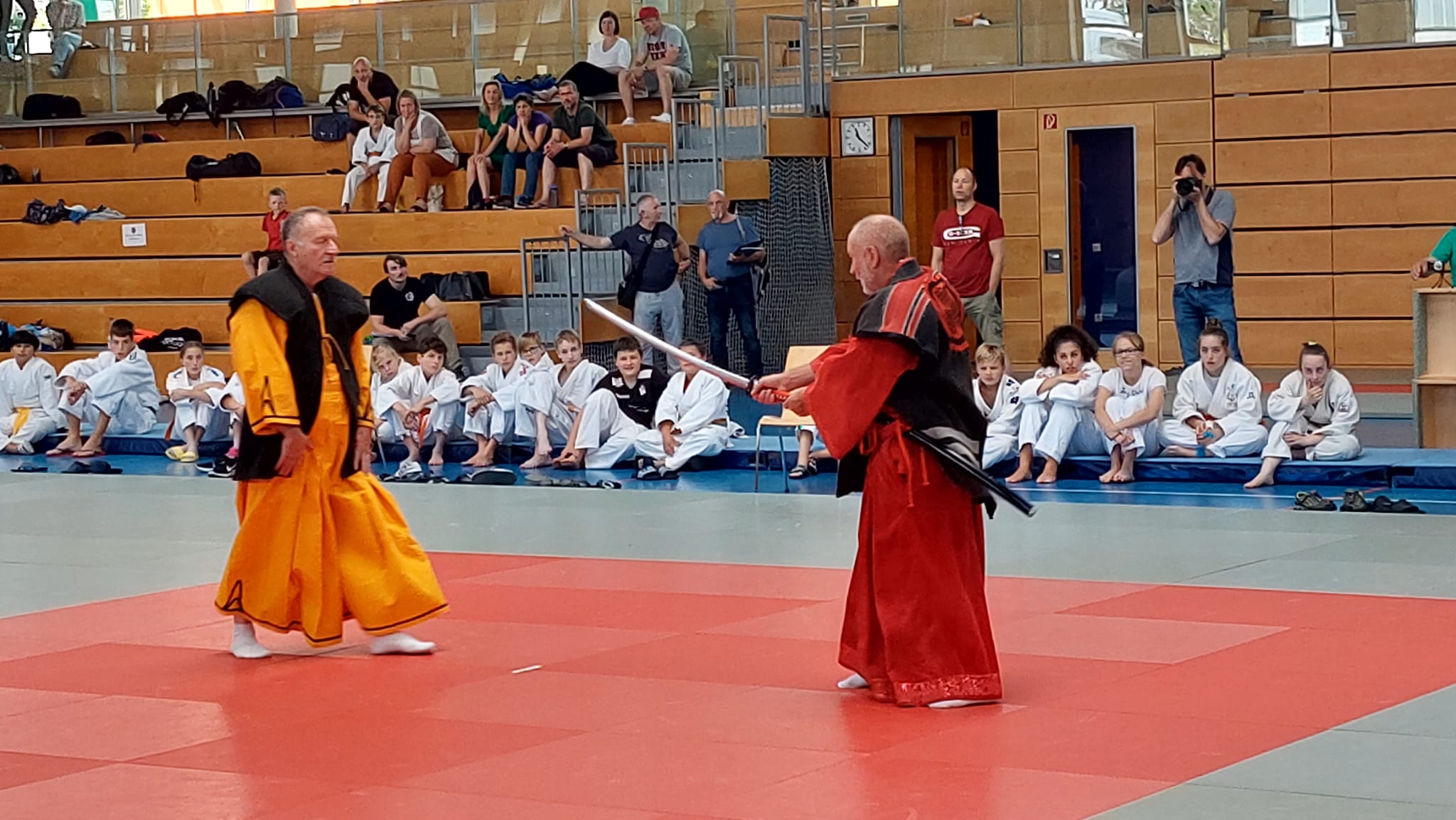 Wolfgang Dittmer und Alex Ecker bei Kime-no-Kata zum Jubiläum des TSV Unterhaching