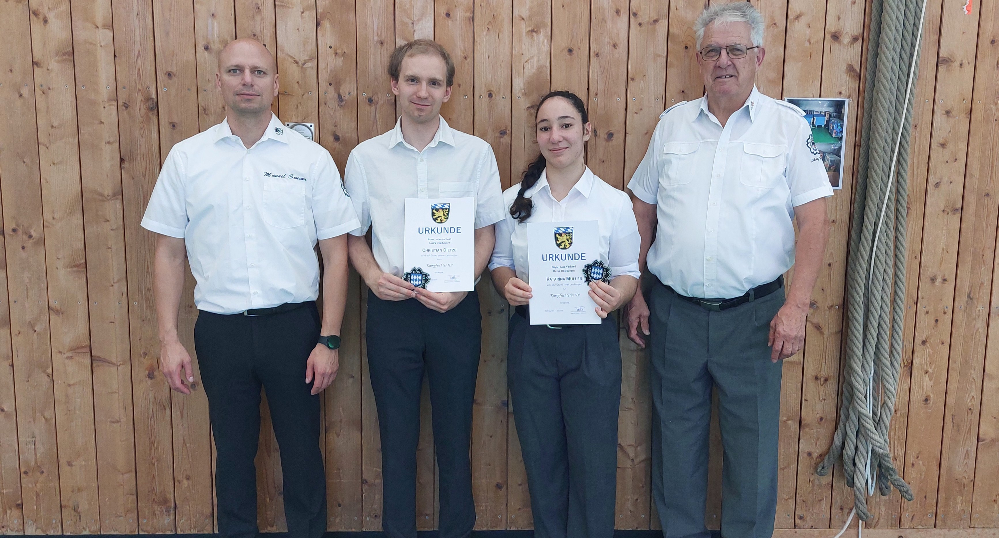 Die neuen D-Kampfrichter Christian Dietze und Katharina Müller mit den KR-Obleuten Ludwig Tradler und Manuel Sencar.
