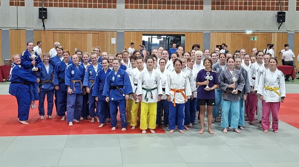 Die Frauenteams beim Bayernligafinale