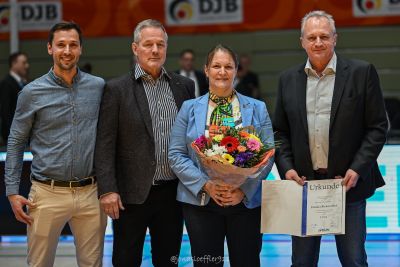 2. Dan für die Bundesligareferentin Pamela Bickendorf