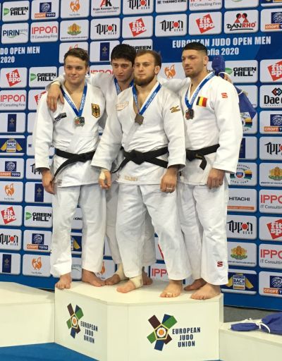 Timo Cavelius startet mit Silber in das internationale Wettkampfjahr