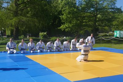 Japanisches Frühlingsfest im Botanischen Garten in Augsburg: Reges Interesse und viel Applaus für die Judoka