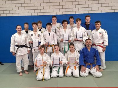 Erfolgreicher Graduierungslehrgang in Mitterfels