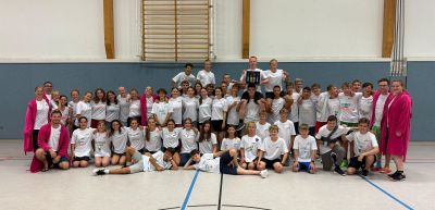 Das „Pink“ in „Bademantel“ steht für Autorität