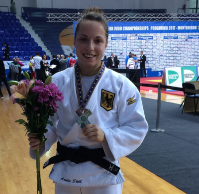 Amelie Stoll: Familientitel verteidigt