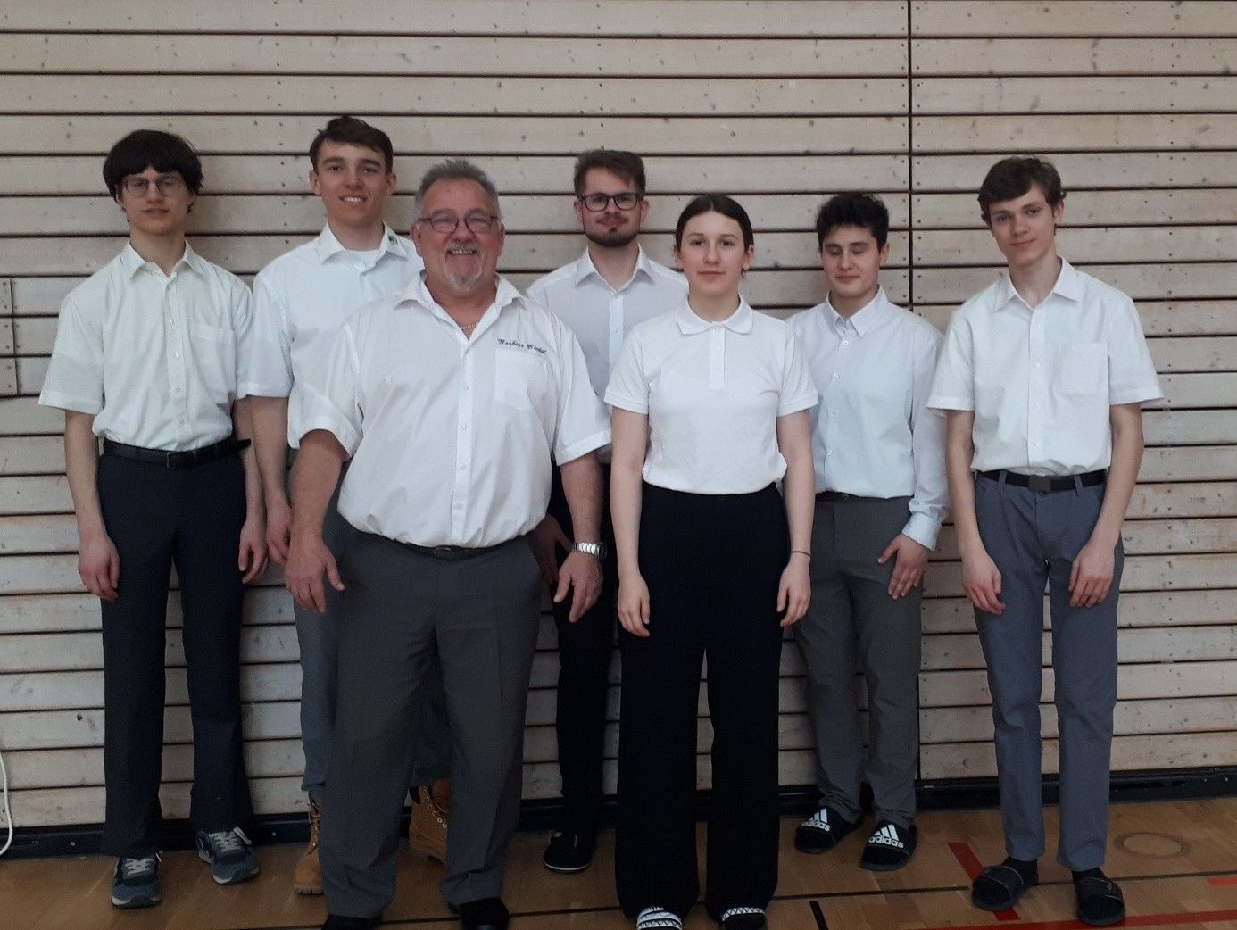 Bei der Unterfränkischen Meisterschaft im Einsatz: (v.l.) Jonathan Reuthner, Max Weberpals, Norbert Bickel (HKR), Jonas Reiß, Marla Berger, Anna Kuhn, Paul Naeve