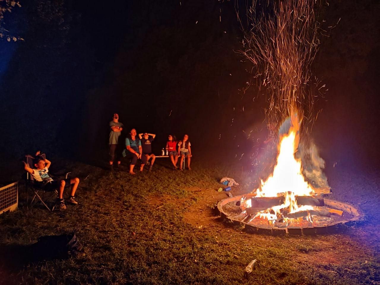 Lagerfeuer am Abend