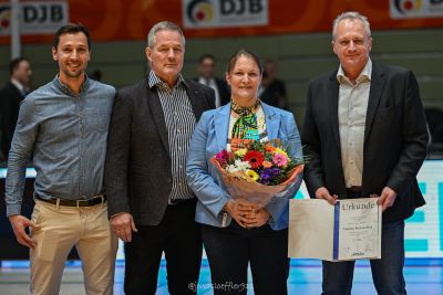 2. Dan für die Bundesligareferentin Pamela Bickendorf