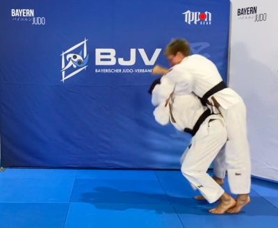 Ippon-seoi-nage zur Gegenseite