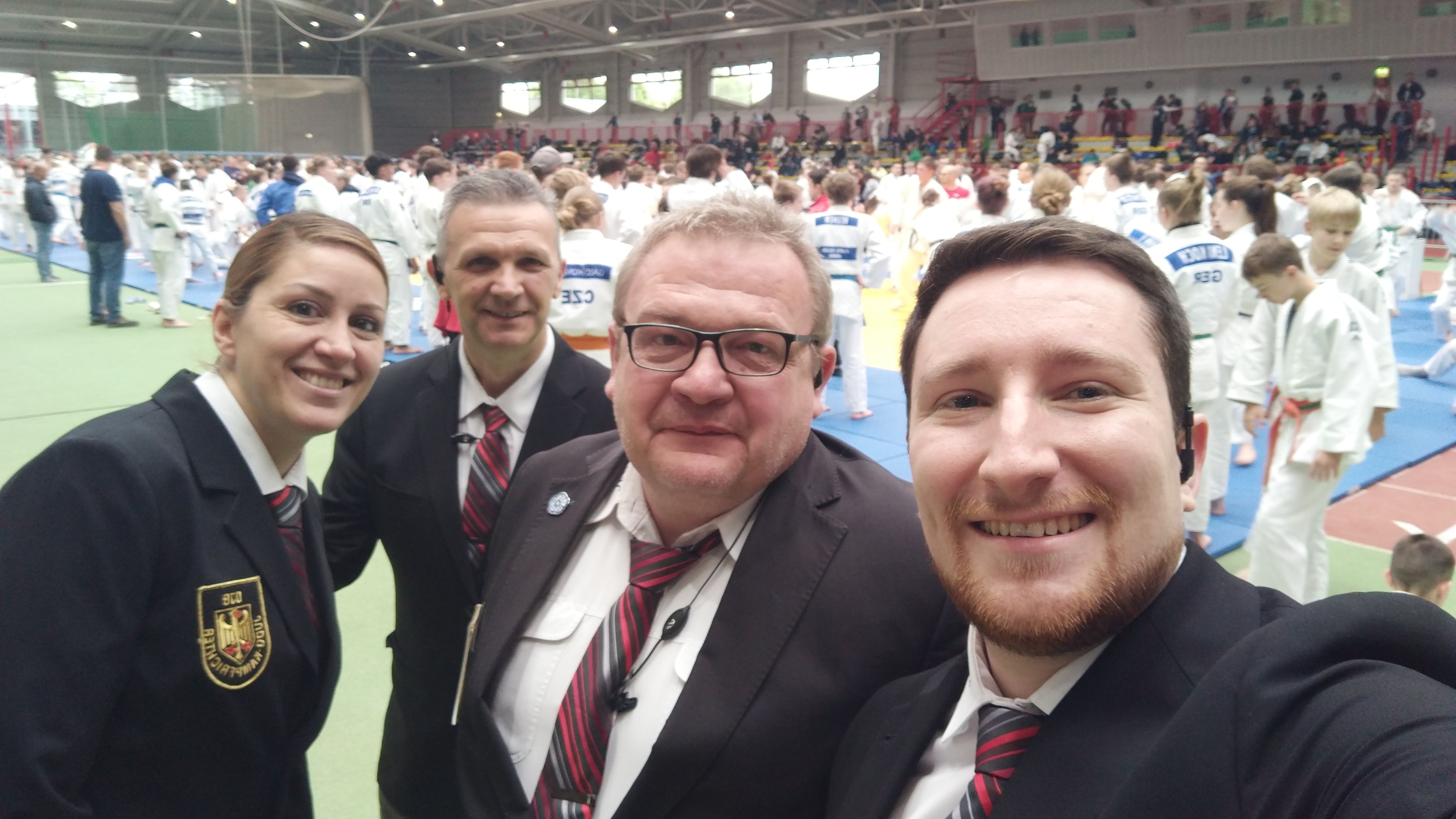 Die vier bayerischen Kampfrichter beim Messe Cup.