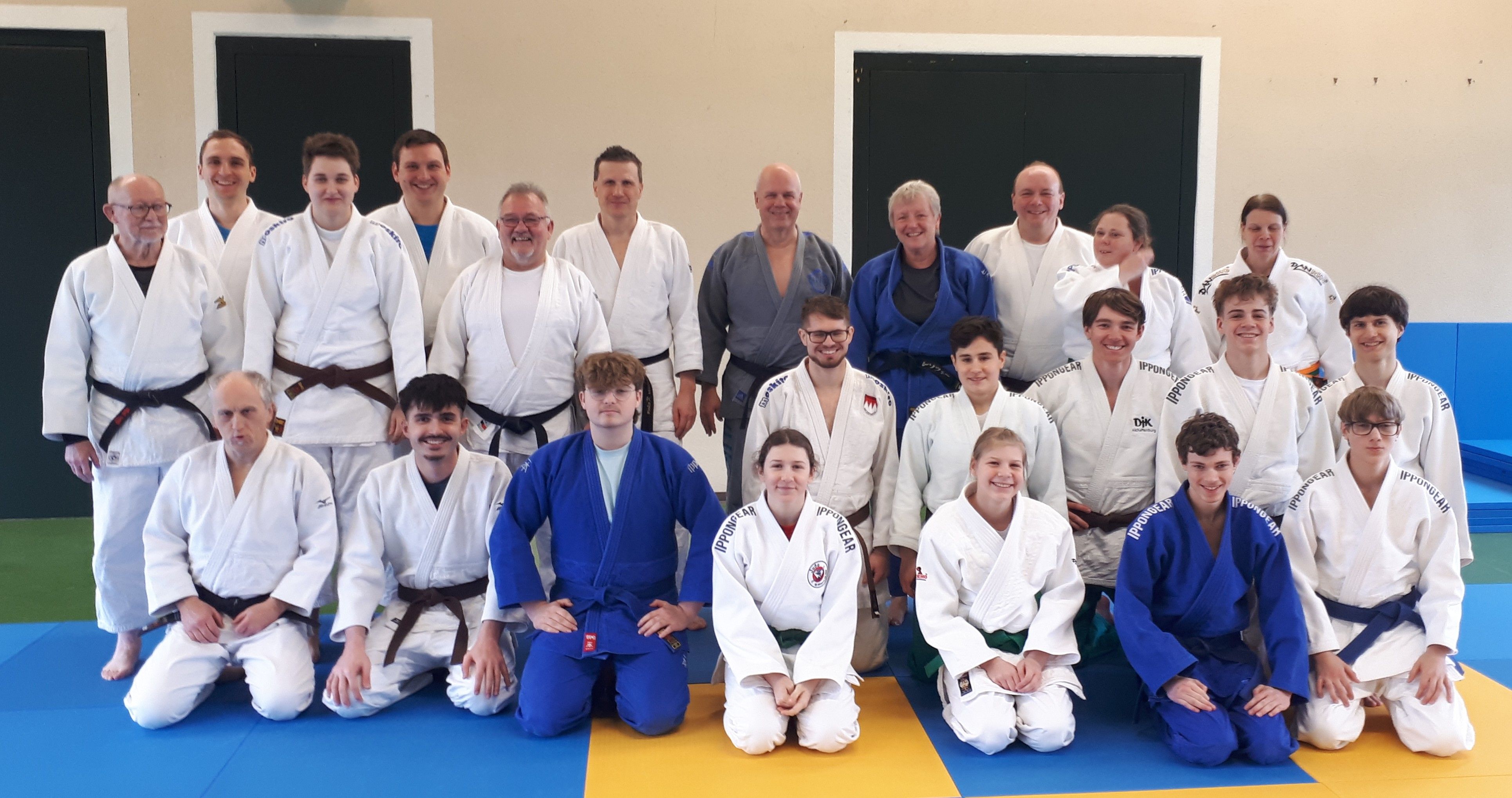 Die Teilnehmer an der Kampfrichterfortbildung in Würzburg.