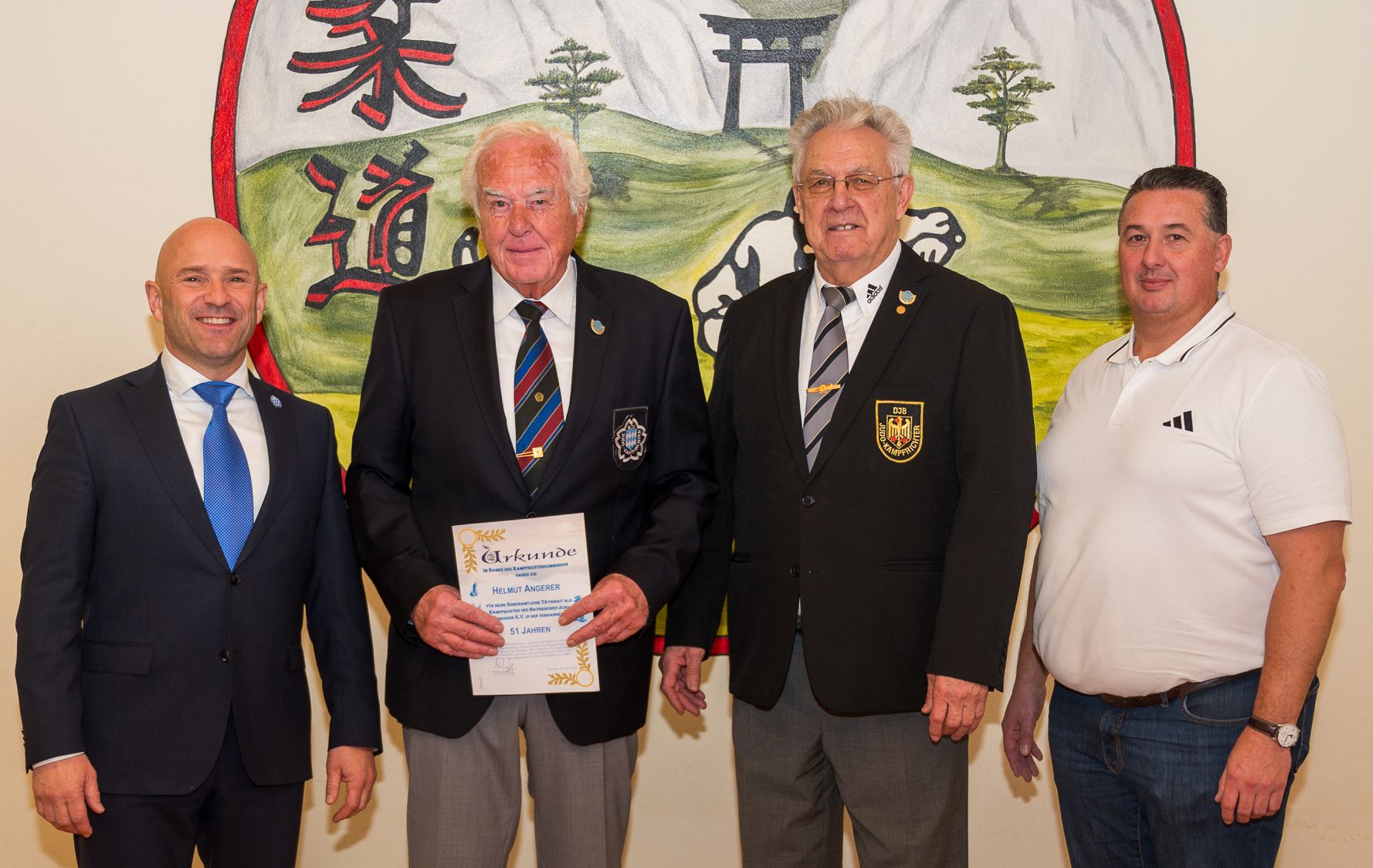 Bei der Verabschiedung: Denis Weisser, Helmut Angerer, Ludwig Tradler und Jürgen Neumaier.