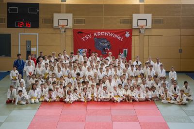 Olympiasieger Ole Bischof begeistert 150 junge Judoka in Kronwinkl