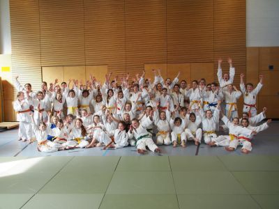 59 Mädchen + 20 Vereine + 5 Bayerische Bezirke = Ippon Girls beim ASV Fürth